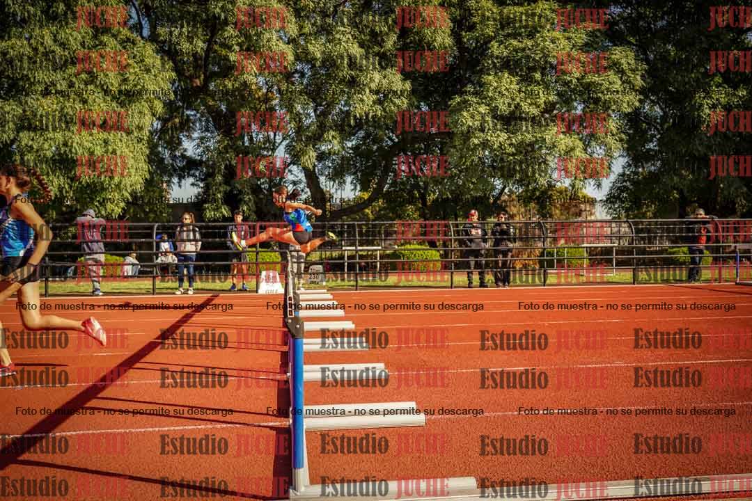 Fotos de los 100 m con vallas de mujeres