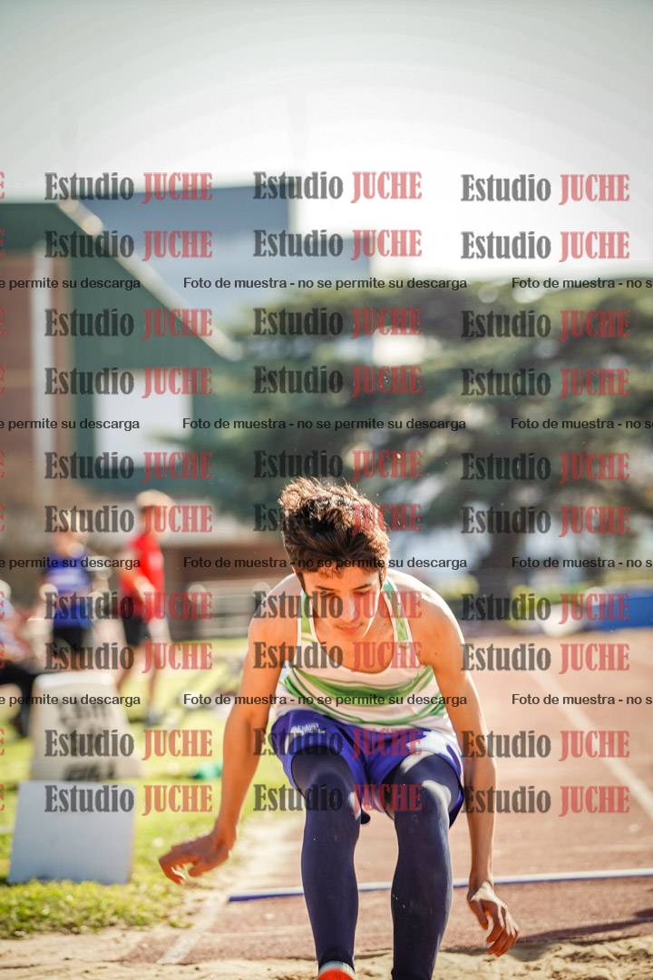 Fotos del salto en largo de varones - ambas categorías