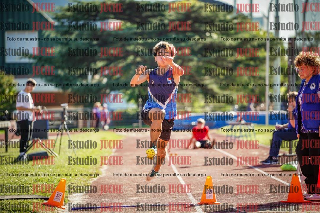 Fotos del salto en largo de varones - U16