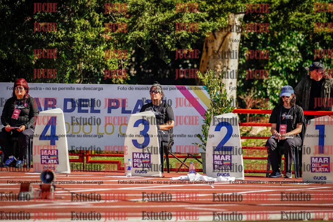 Fotos de algunos extras y podios del día 1
