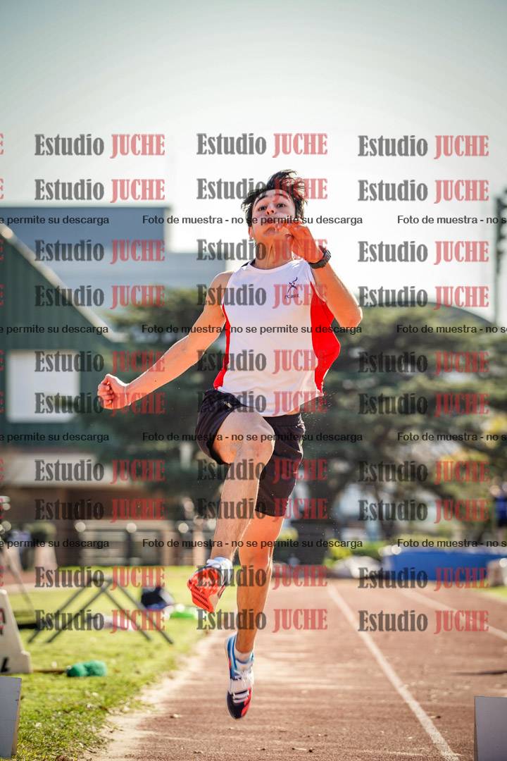 Fotos del salto en largo de varones - ambas categorías