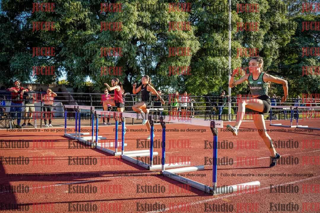 Fotos de los 100 m con vallas de mujeres