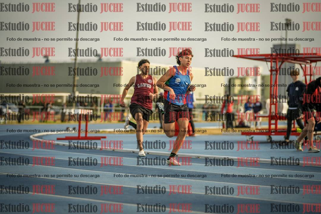 Fotos de los 400 m con vallas de varones