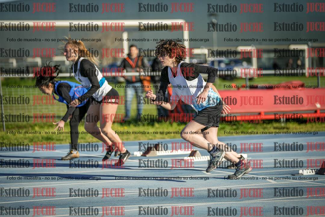 Fotos de los 100 m con vallas de mujeres - U17