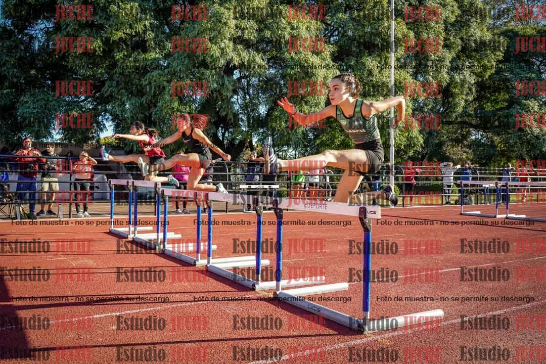 Fotos de los 100 m con vallas de mujeres
