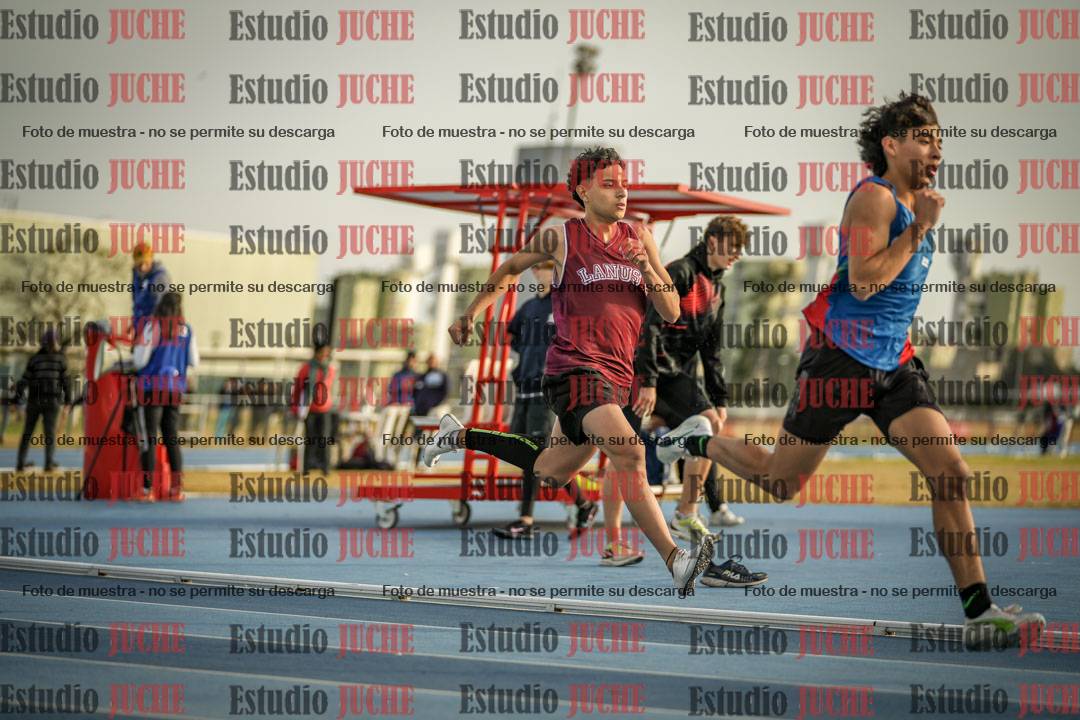 Fotos de los 400 m con vallas de varones