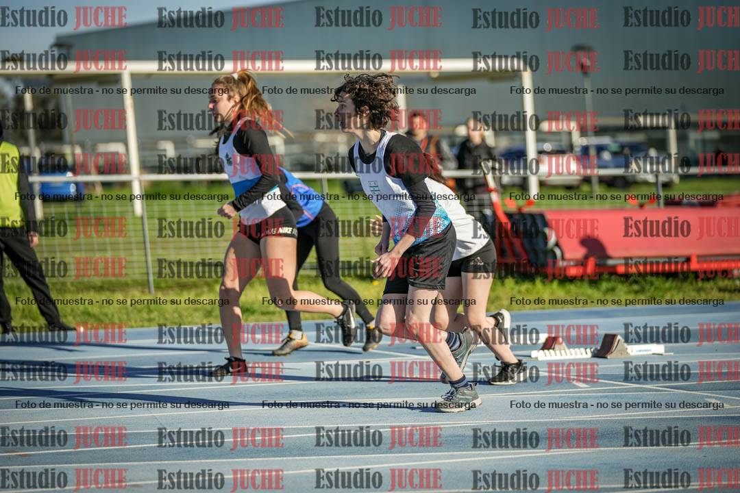 Fotos de los 100 m con vallas de mujeres - U17