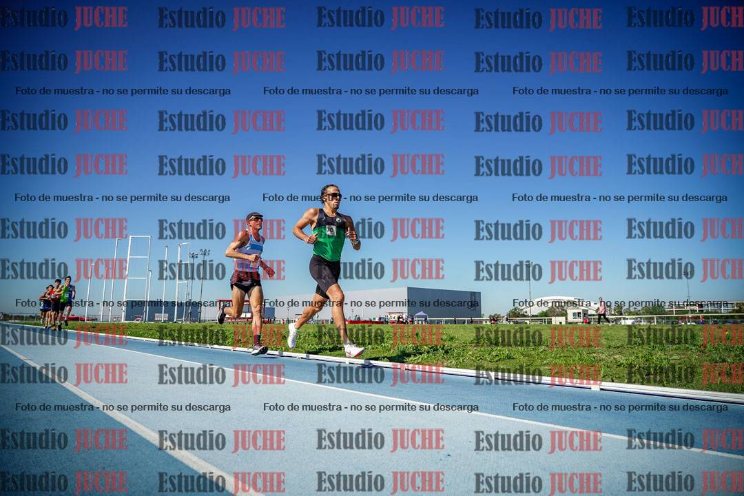 Fotos de los 5000 m de mujeres y varones - serie 1