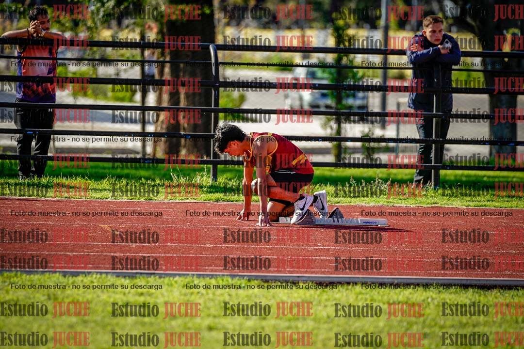 Fotos de los 295 m con vallas de varones