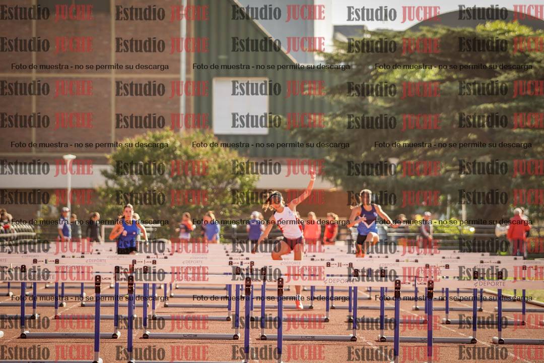 Fotos de los 100 m con vallas de mujeres