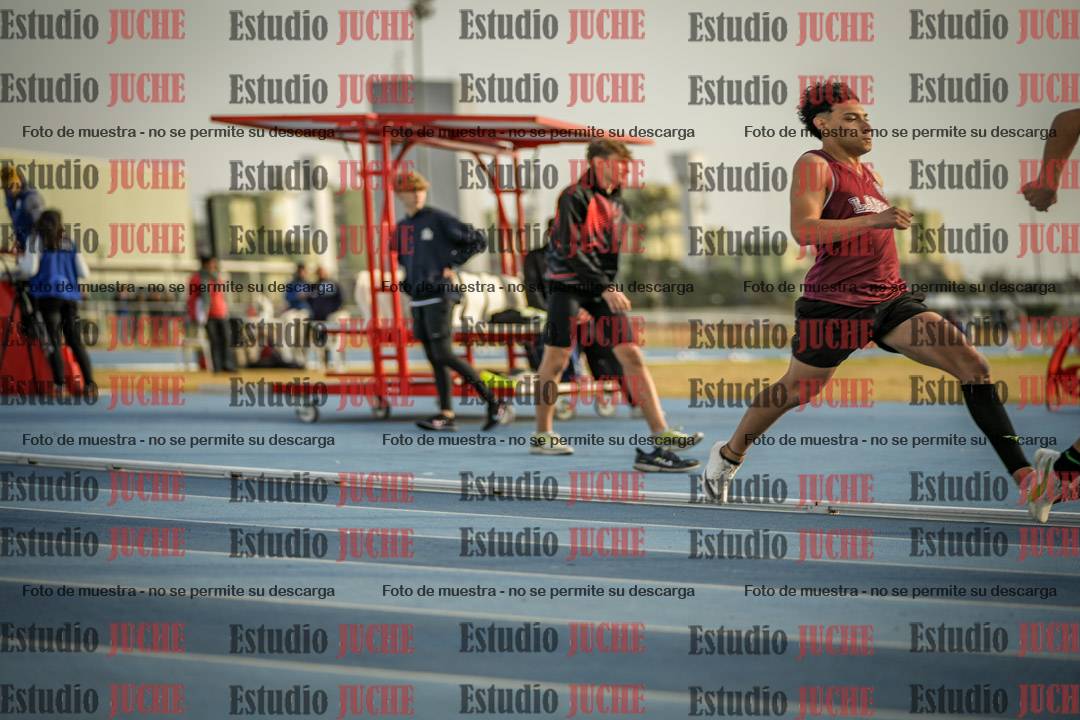 Fotos de los 400 m con vallas de varones