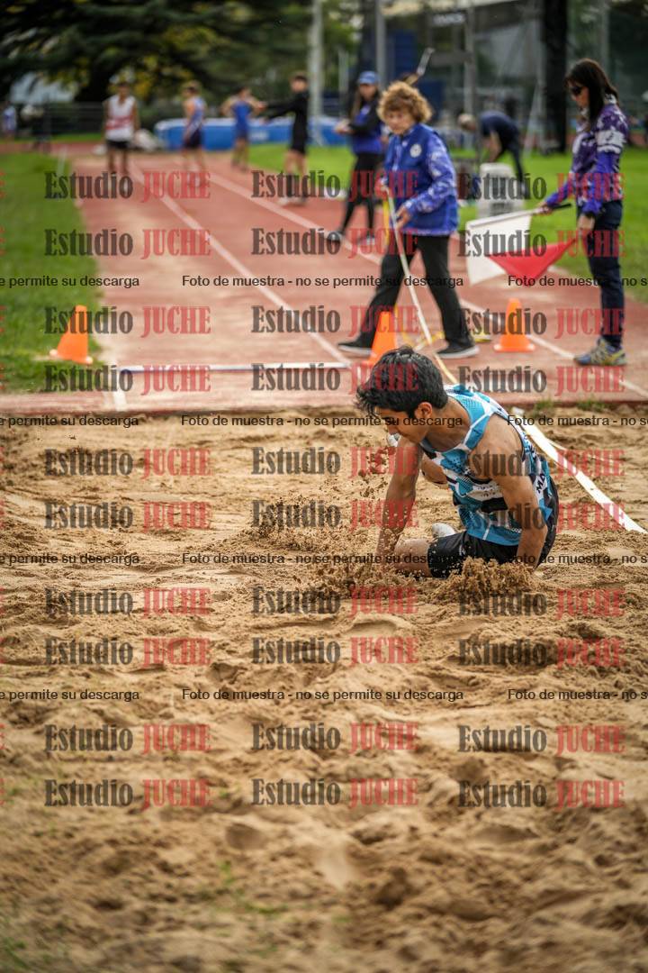 Fotos del salto en largo - varones mayores