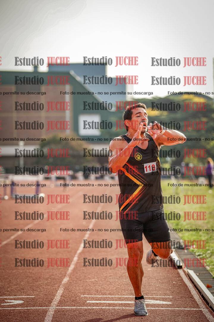 Fotos de los 3000 m con obstáculos de varones