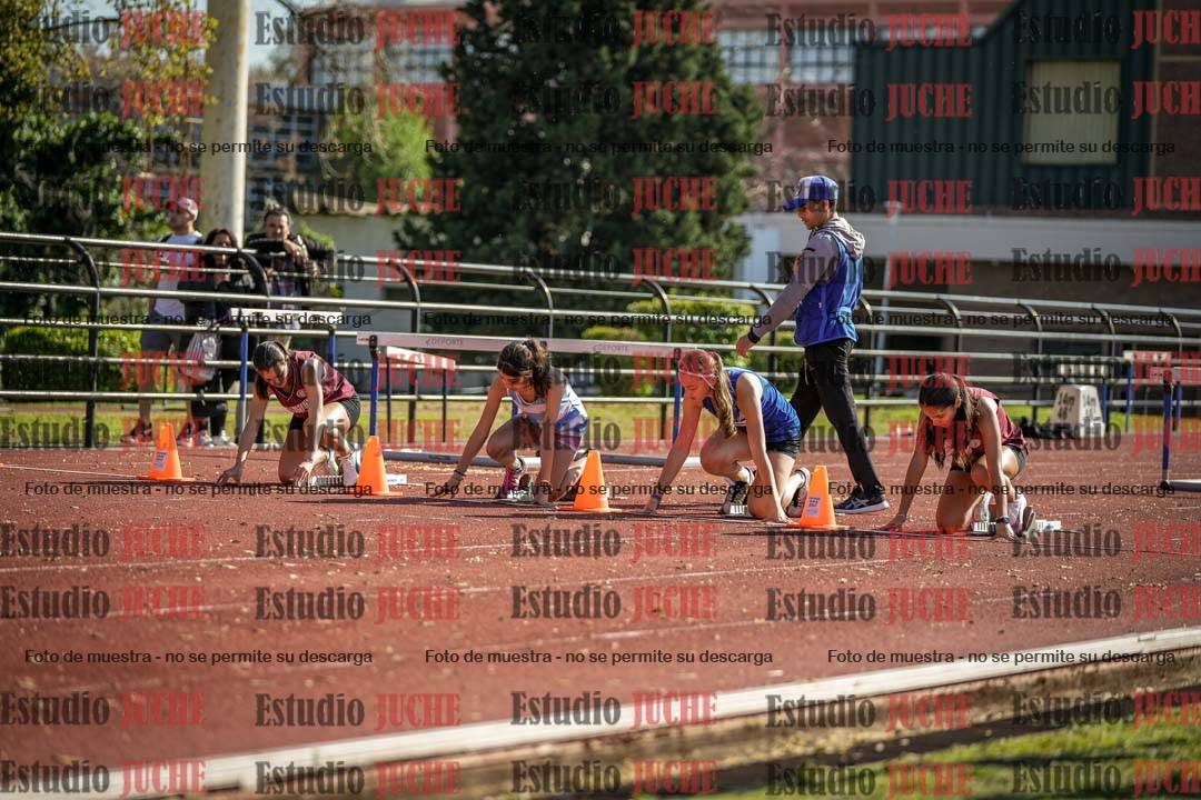Fotos de los 80 m con vallas de mujeres - U16