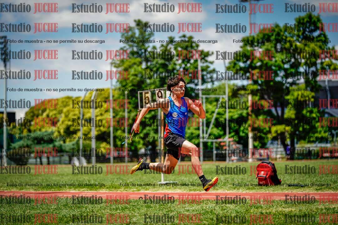 Fotos del salto en largo de varones