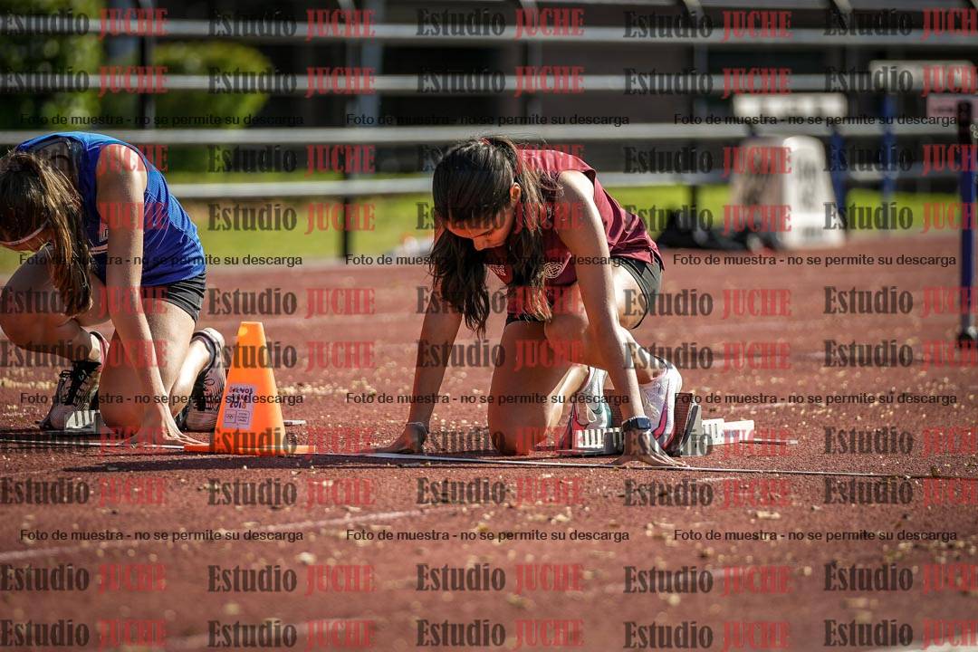 Fotos de los 80 m con vallas de mujeres - U16