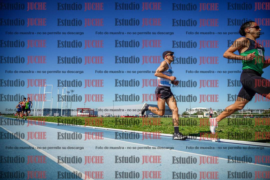 Fotos de los 5000 m de mujeres y varones - serie 1