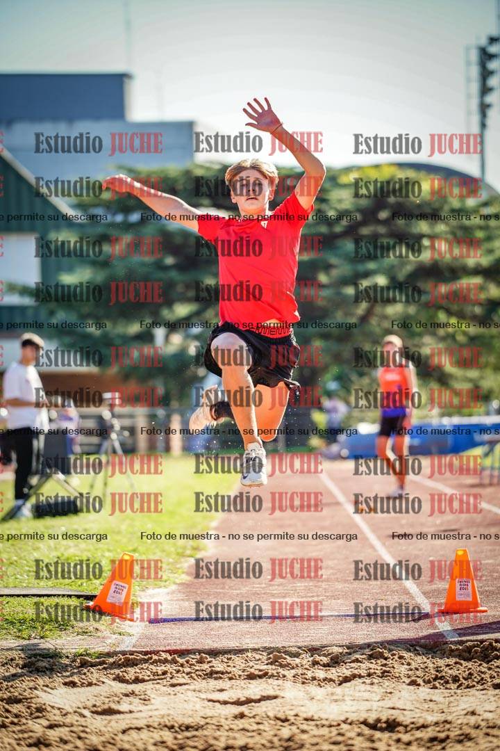 Fotos del salto en largo de varones - U16