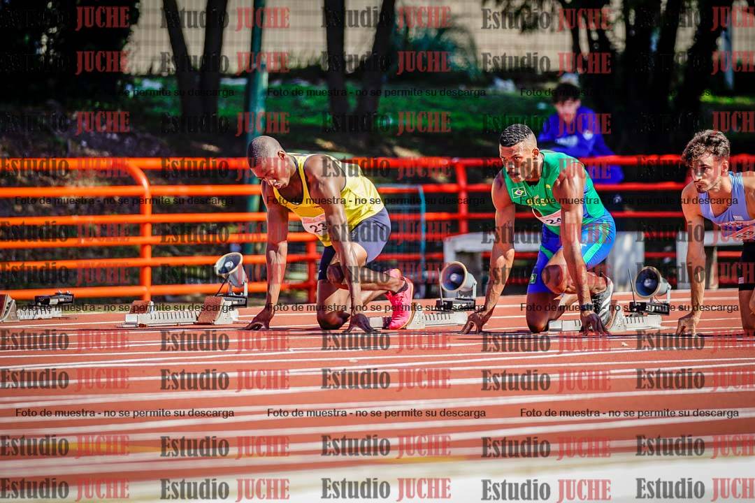 Fotos de los 100 m llanos de varones - deca 1