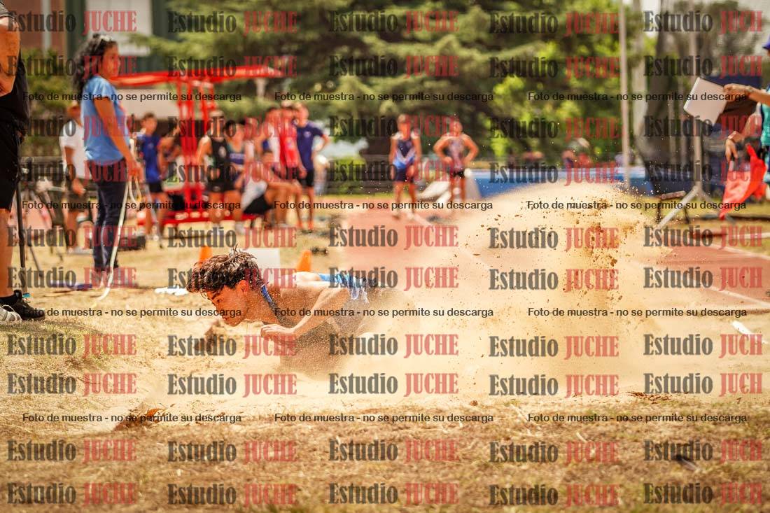 Fotos del salto en largo de varones