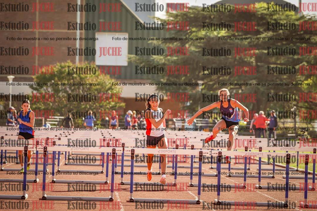 Fotos de los 100 m con vallas de mujeres