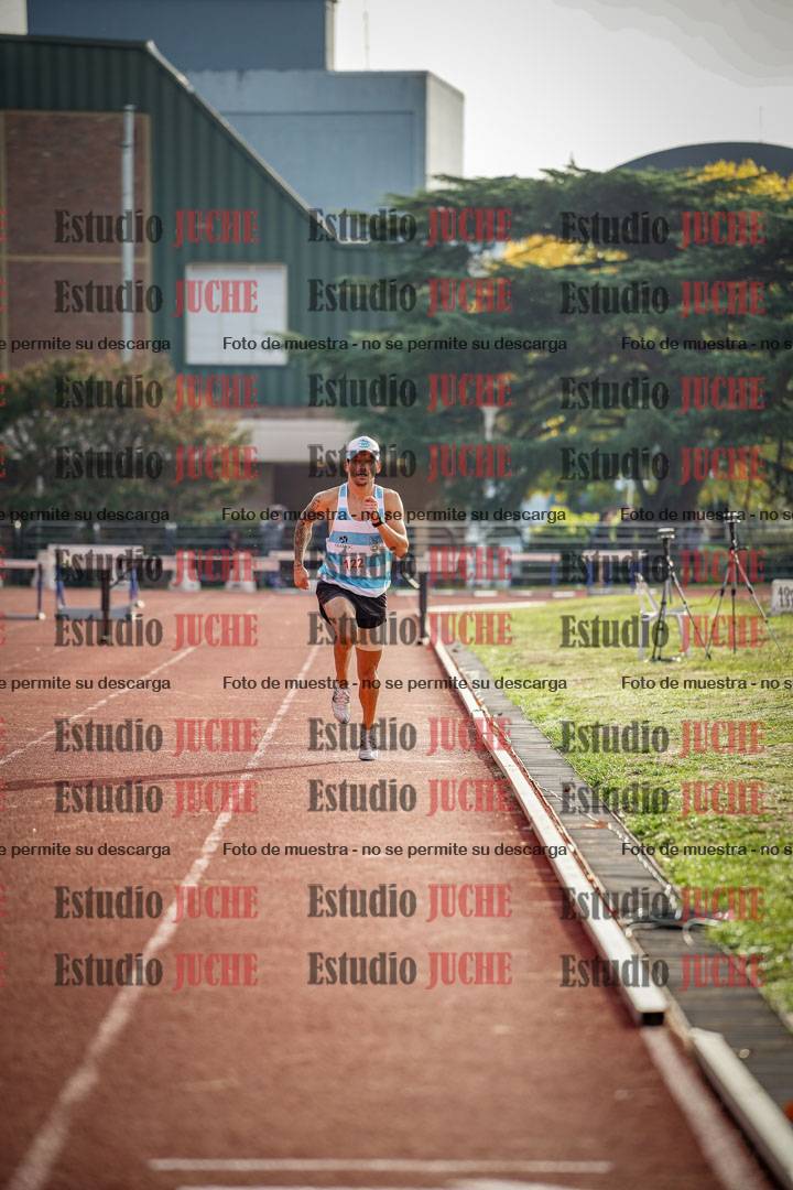 Fotos de los 3000 m con obstáculos de varones