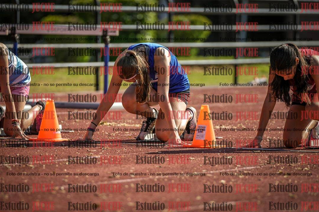 Fotos de los 80 m con vallas de mujeres - U16