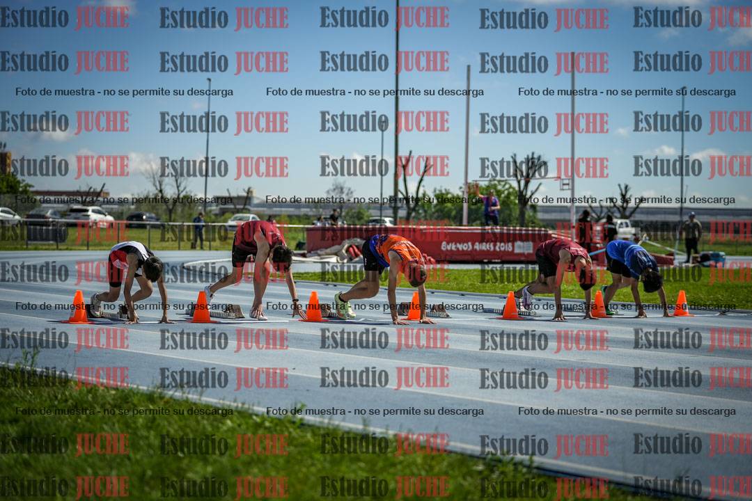 Fotos de los 80 m con vallas de varones