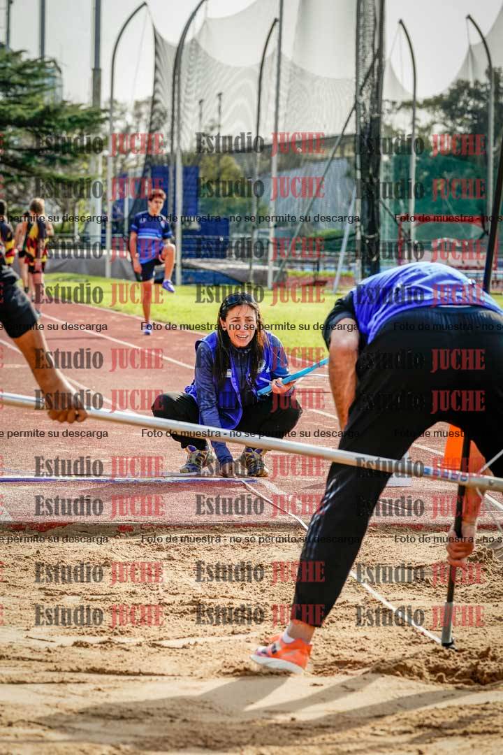Fotos del salto en largo de varones