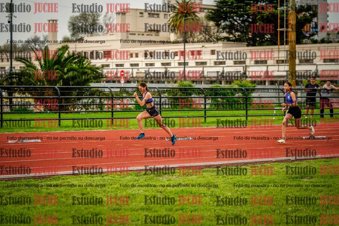 Fotos de los 295 m con vallas de mujeres