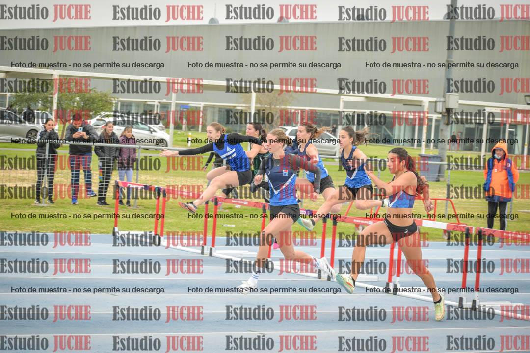 Fotos de los 100 m con vallas de mujeres