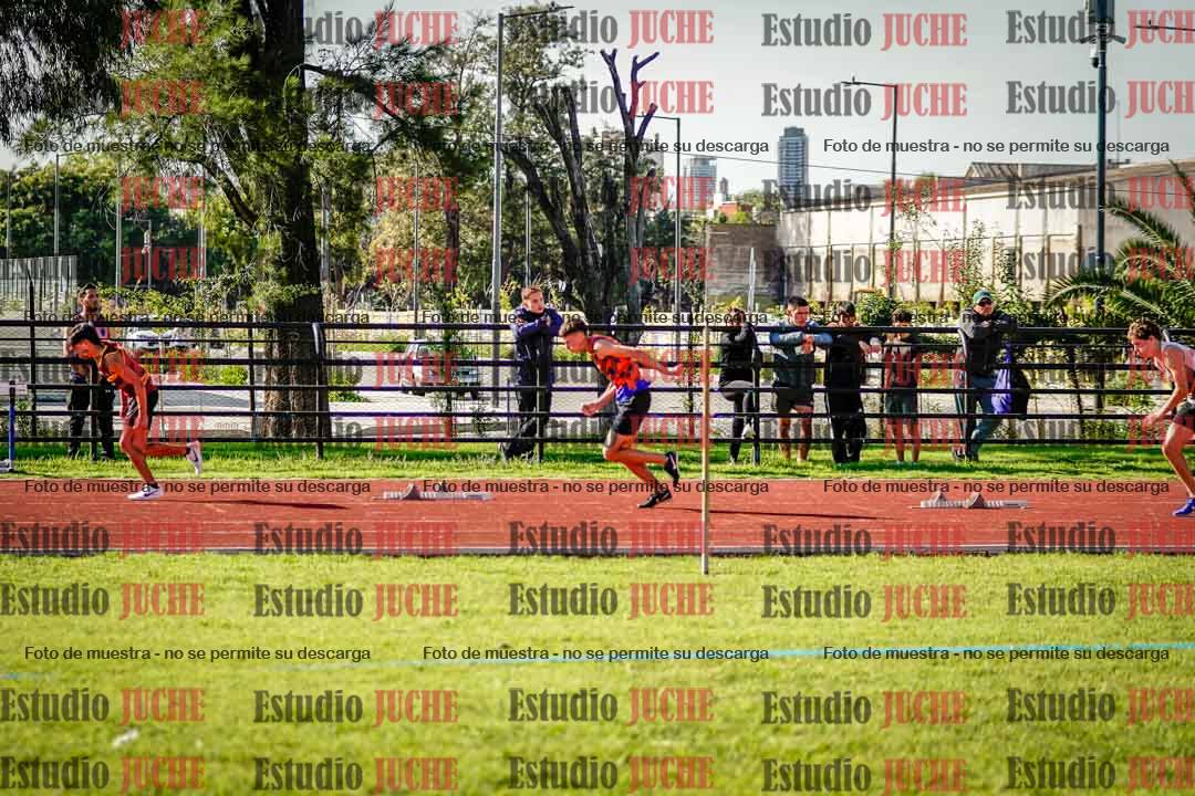 Fotos de los 295 m con vallas de varones