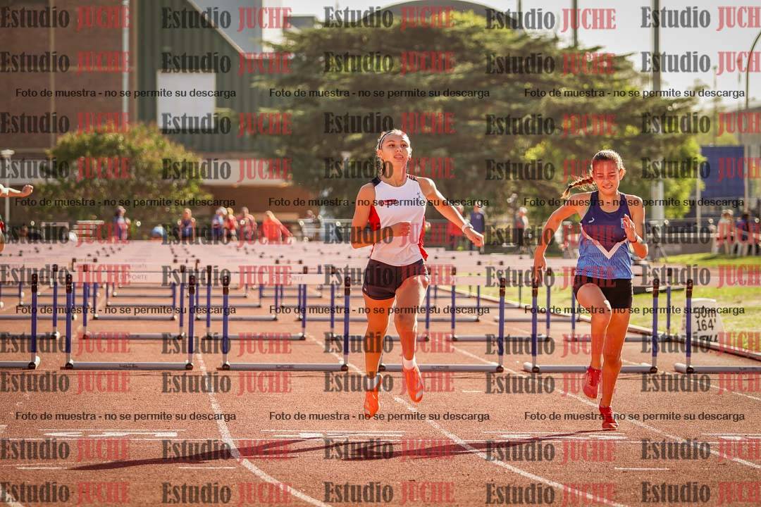 Fotos de los 100 m con vallas de mujeres