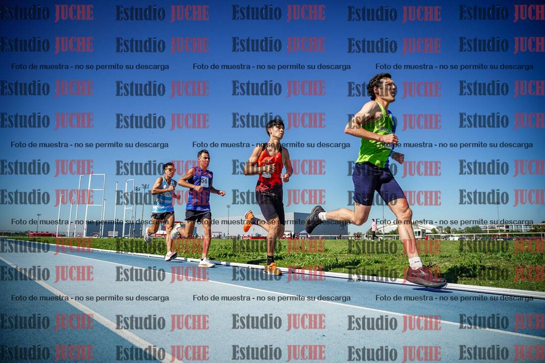 Fotos de los 5000 m de mujeres y varones - serie 1