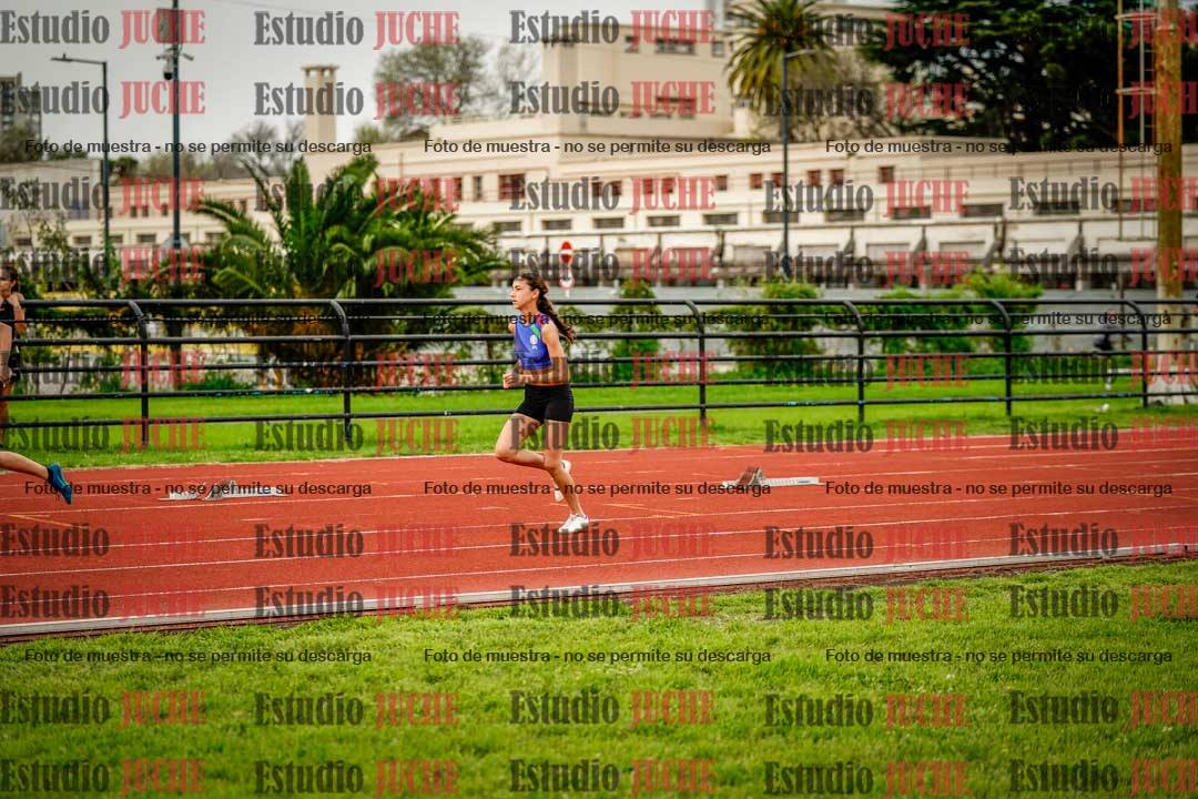 Fotos de los 295 m con vallas de mujeres