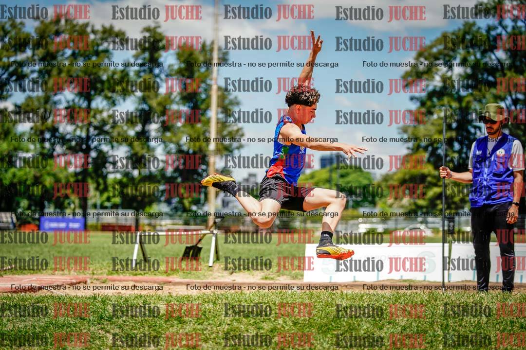 Fotos del salto en largo de varones
