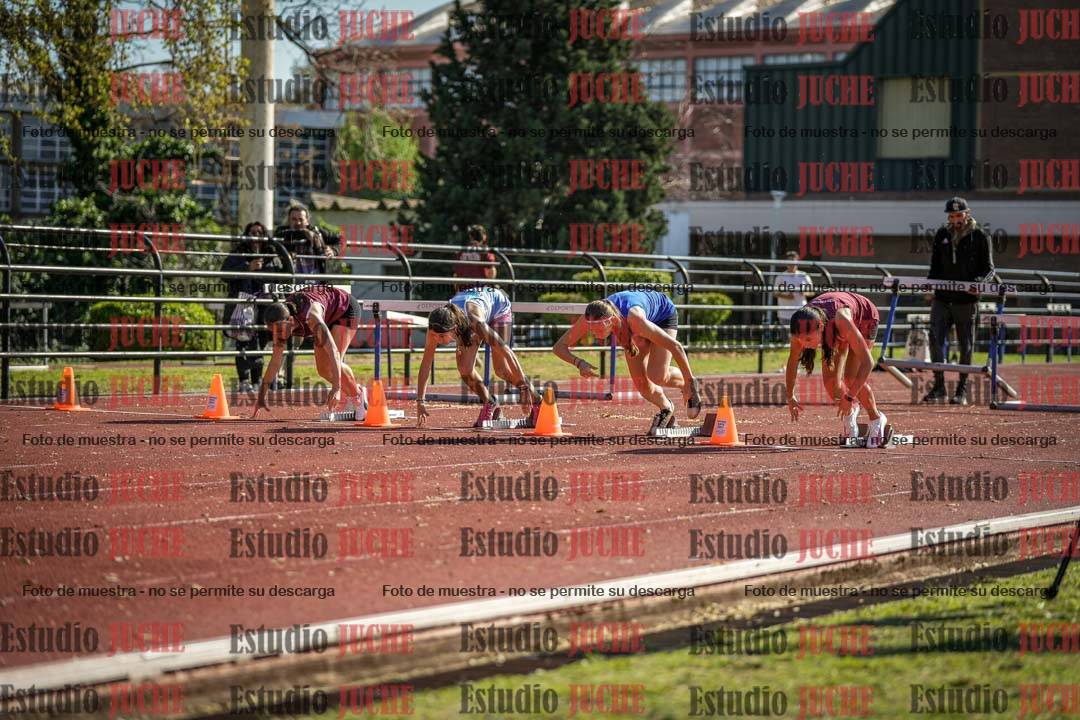 Fotos de los 80 m con vallas de mujeres - U16