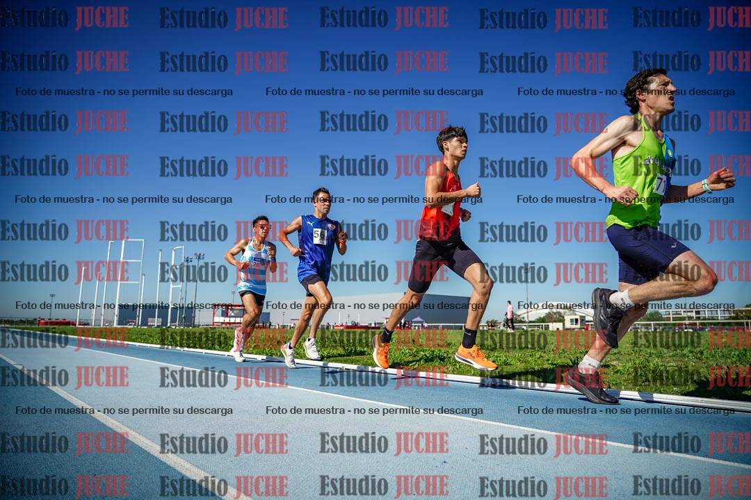 Fotos de los 5000 m de mujeres y varones - serie 1