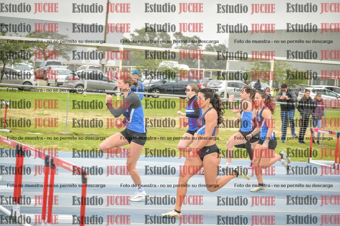 Fotos de los 100 m con vallas de mujeres
