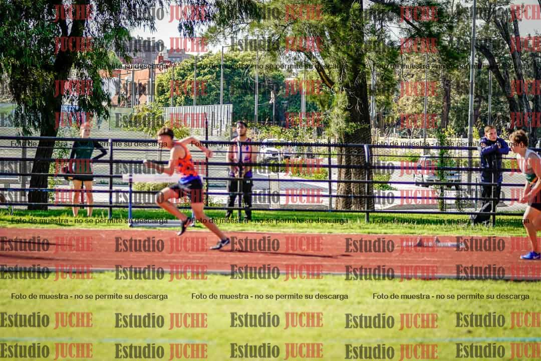 Fotos de los 295 m con vallas de varones