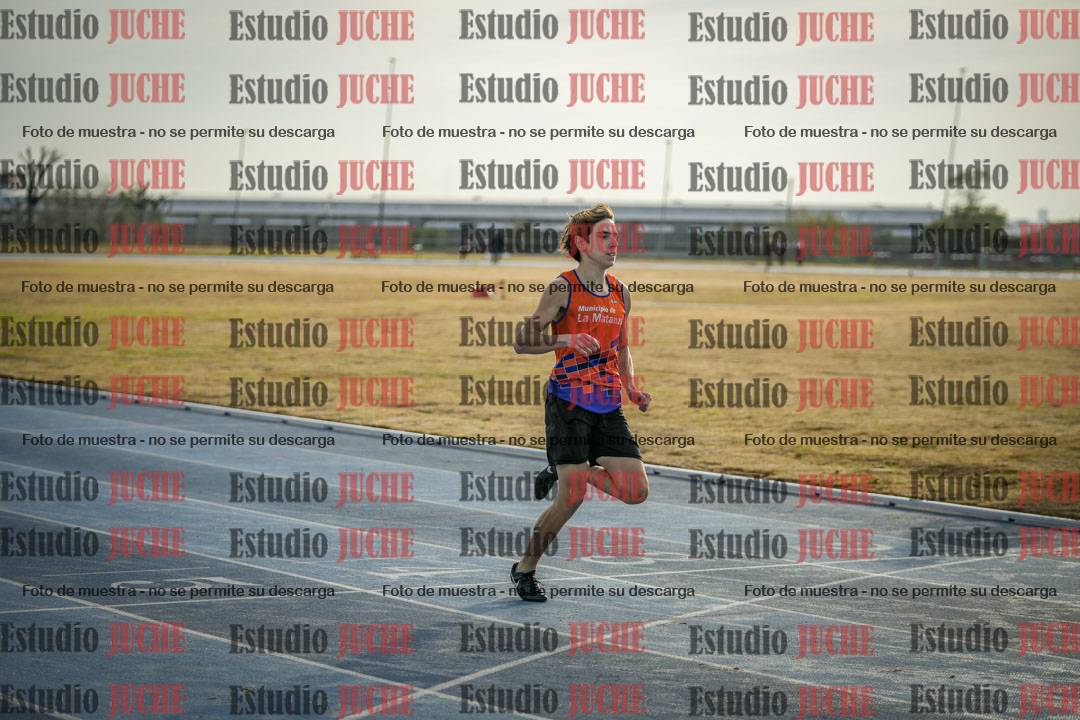Fotos de los 400 m con vallas de varones