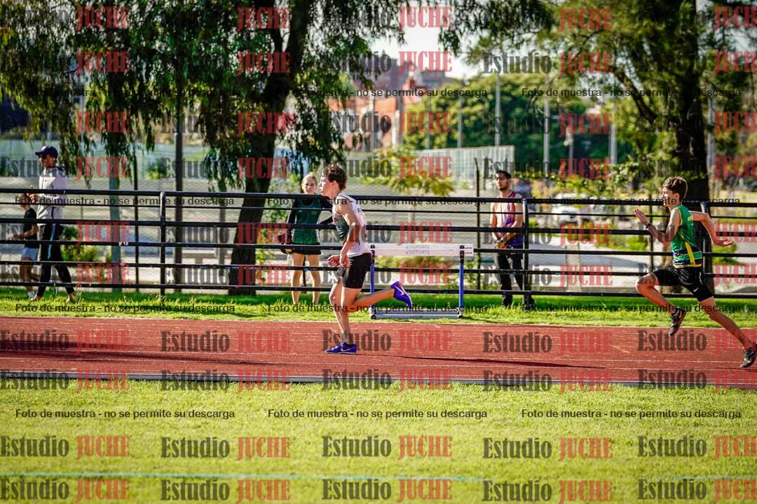 Fotos de los 295 m con vallas de varones