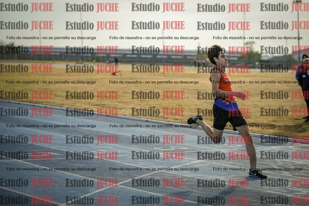 Fotos de los 400 m con vallas de varones