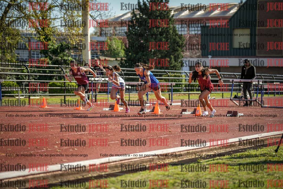 Fotos de los 80 m con vallas de mujeres - U16