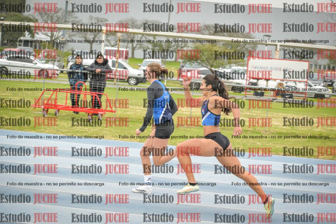 Fotos de los 100 m con vallas de mujeres