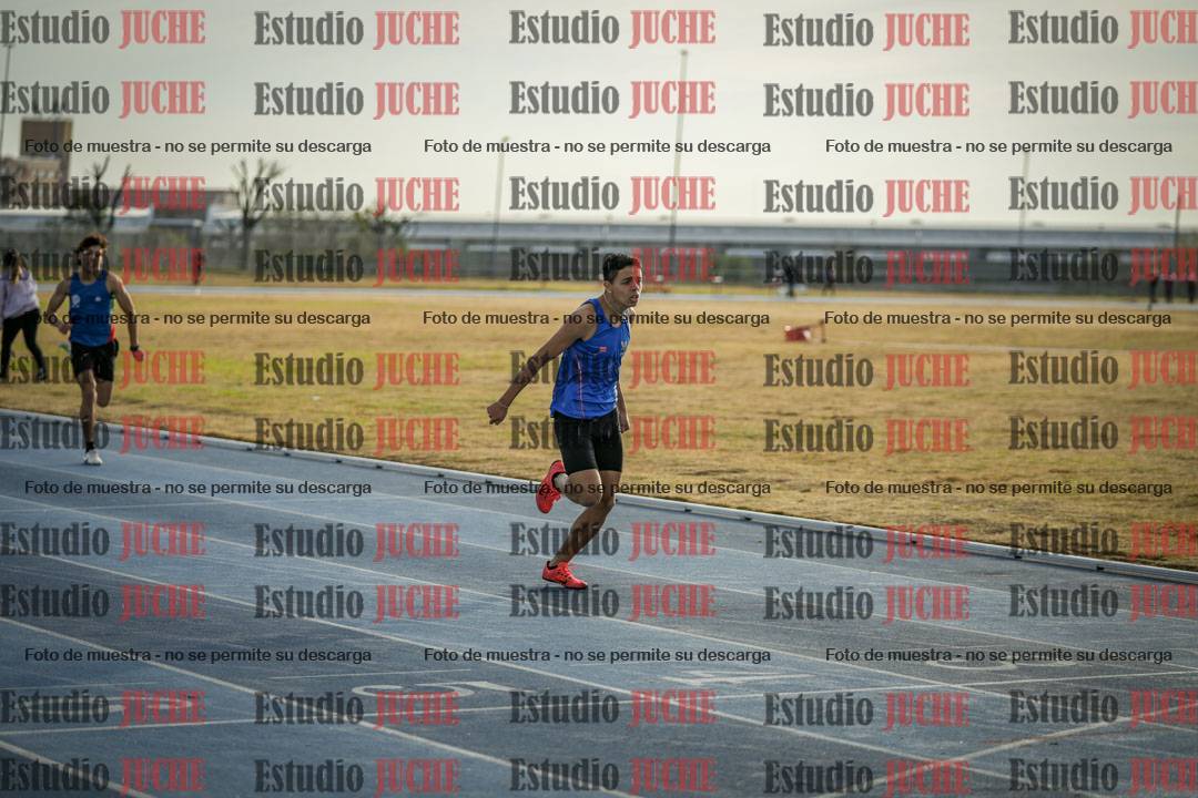 Fotos de los 400 m con vallas de varones