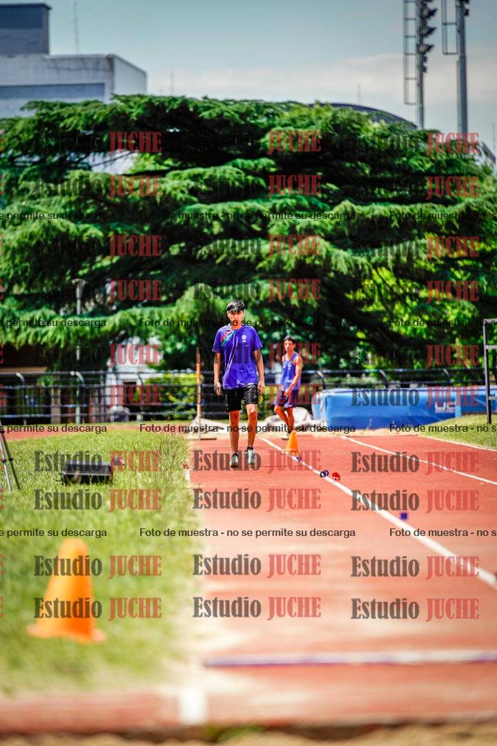 Fotos del salto en largo de varones