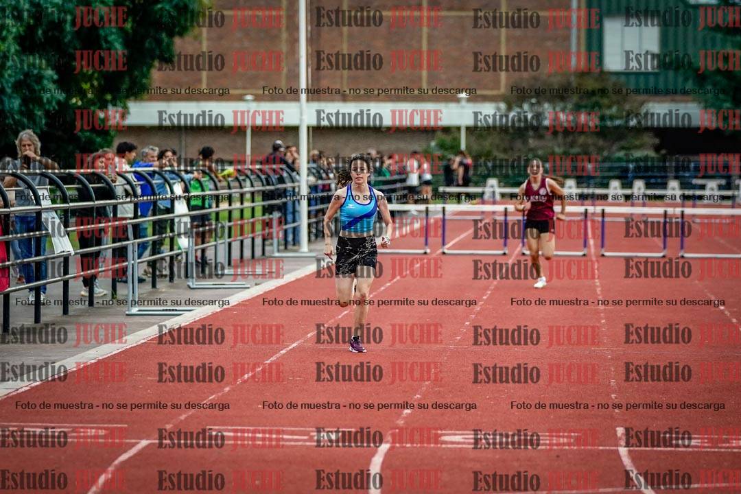 Fotos de los 295 m con vallas de mujeres