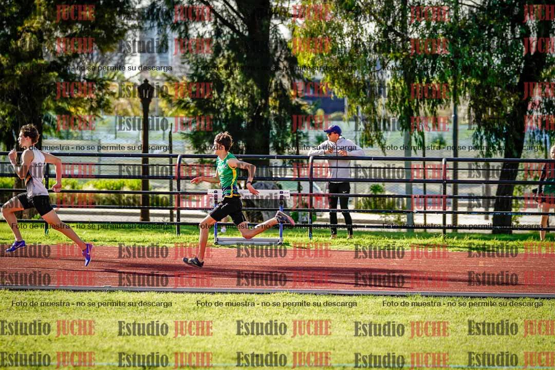 Fotos de los 295 m con vallas de varones