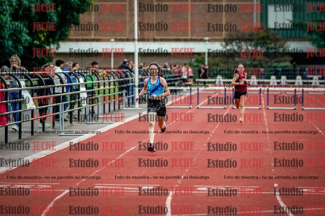 Fotos de los 295 m con vallas de mujeres